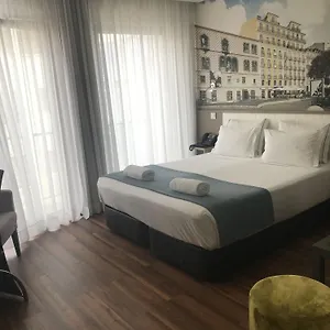 verificați disponibilitatea