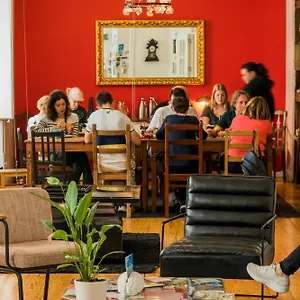 Living Lounge Hostal